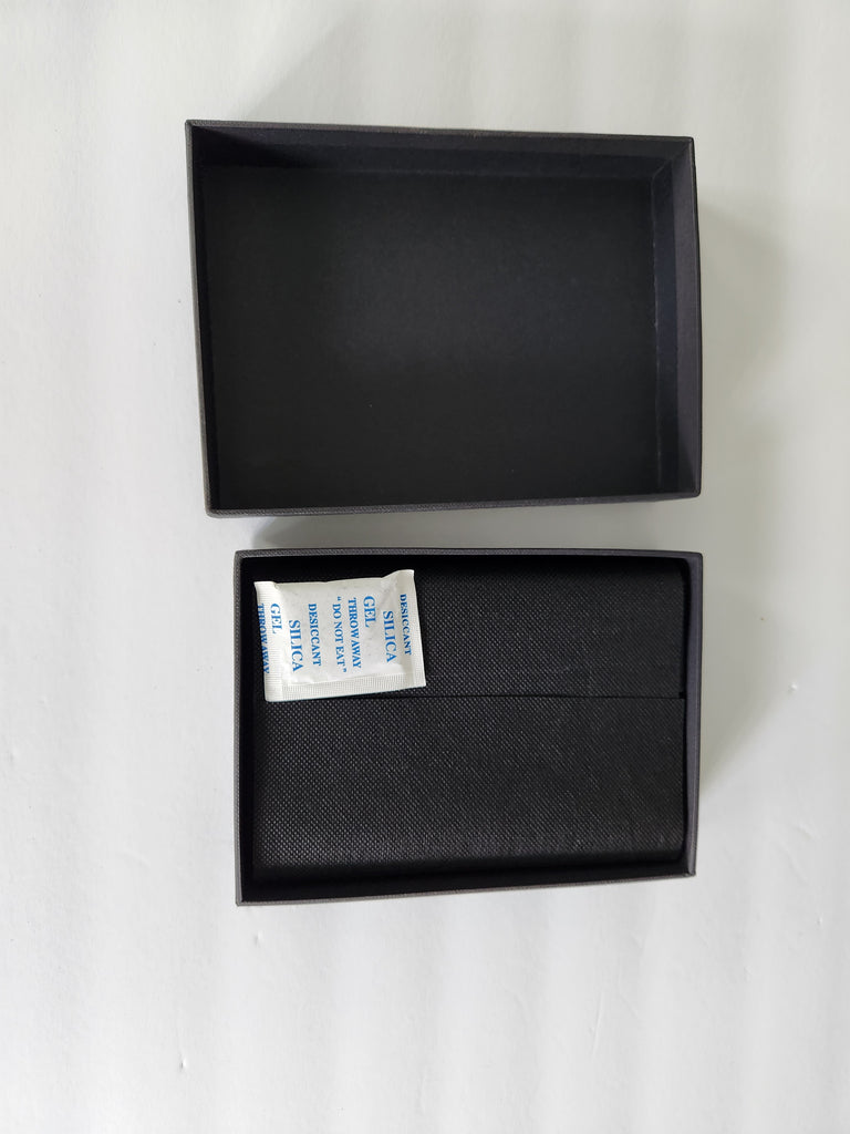 PHOTO ALBUM 4 X 6 LEATHER Adhesive Pages HOLDS 10 photos plus 2 extra sheets inside