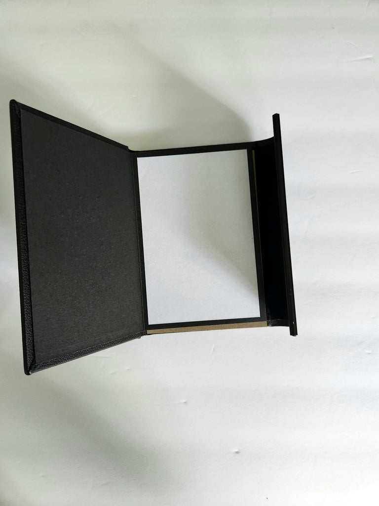PHOTO ALBUM 4 X 6 LEATHER Adhesive Pages HOLDS 10 photos plus 2 extra sheets inside